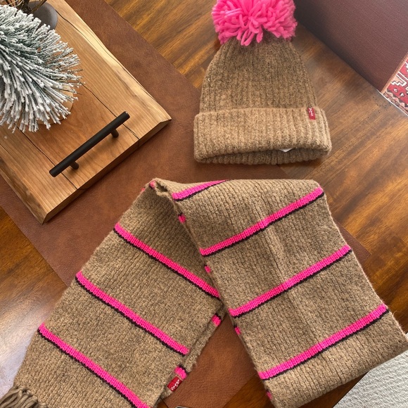 Levi’s matching winter set - Picture 3 of 4